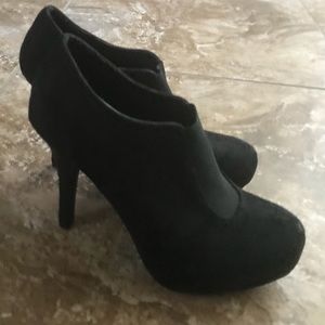 Forever 21 black stiletto booties